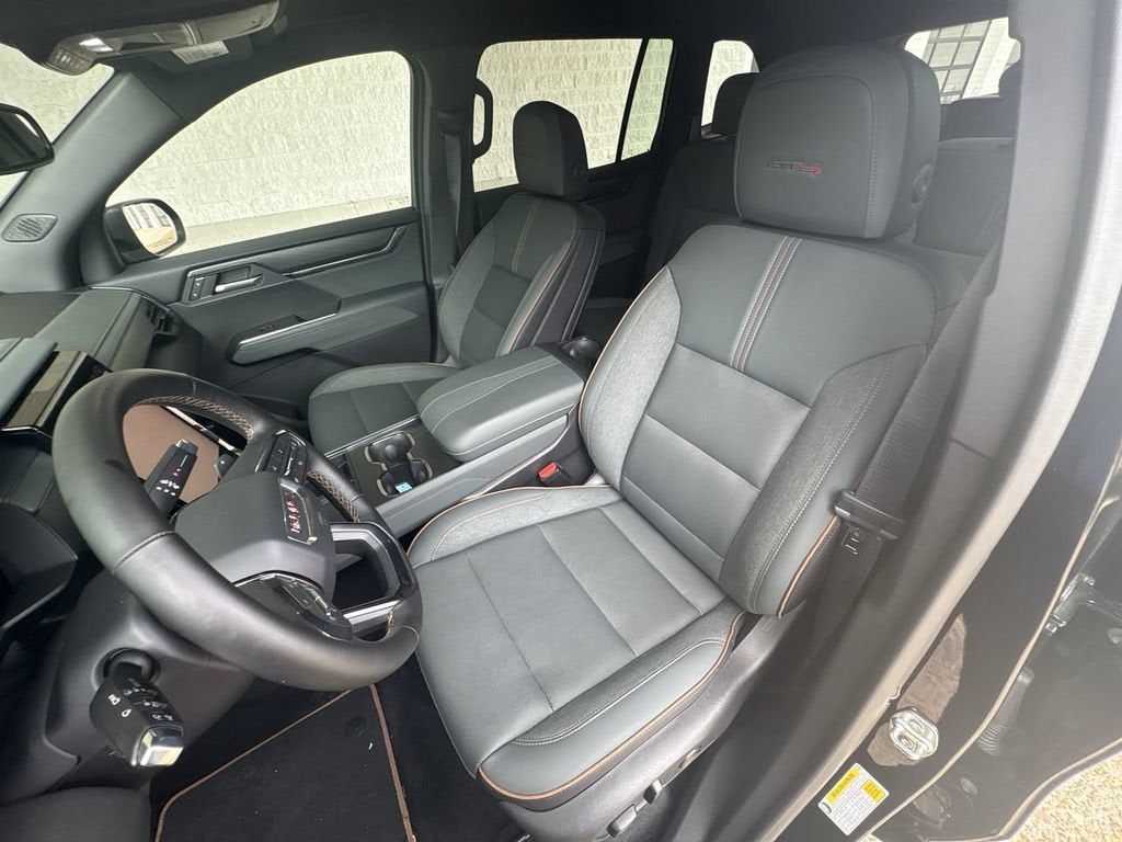 2025 GMC Acadia AT4