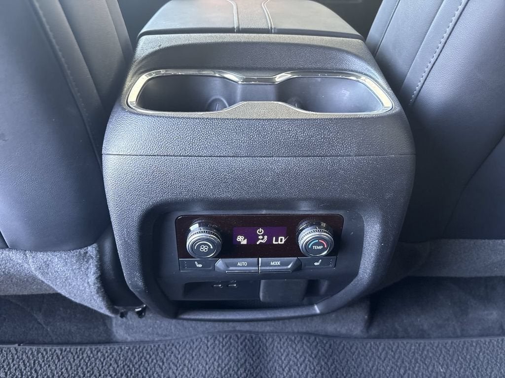 2024 GMC Acadia Denali - Photo 21