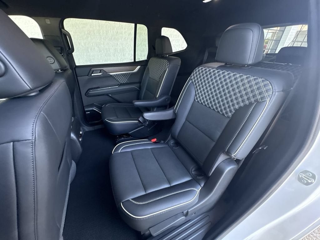 2024 GMC Acadia Denali - Photo 25