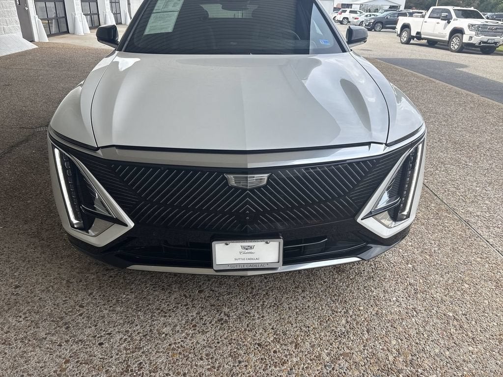 2025 Cadillac LYRIQ Luxury 1
