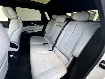 2024 Cadillac LYRIQ Luxury 1