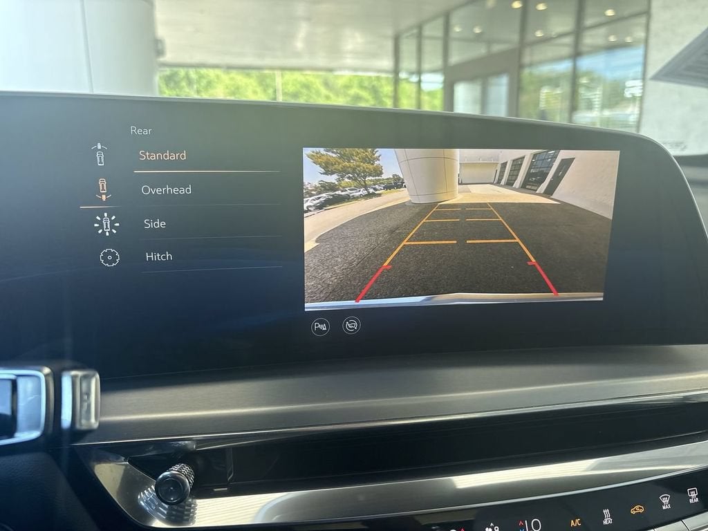 2024 Cadillac LYRIQ Luxury 1