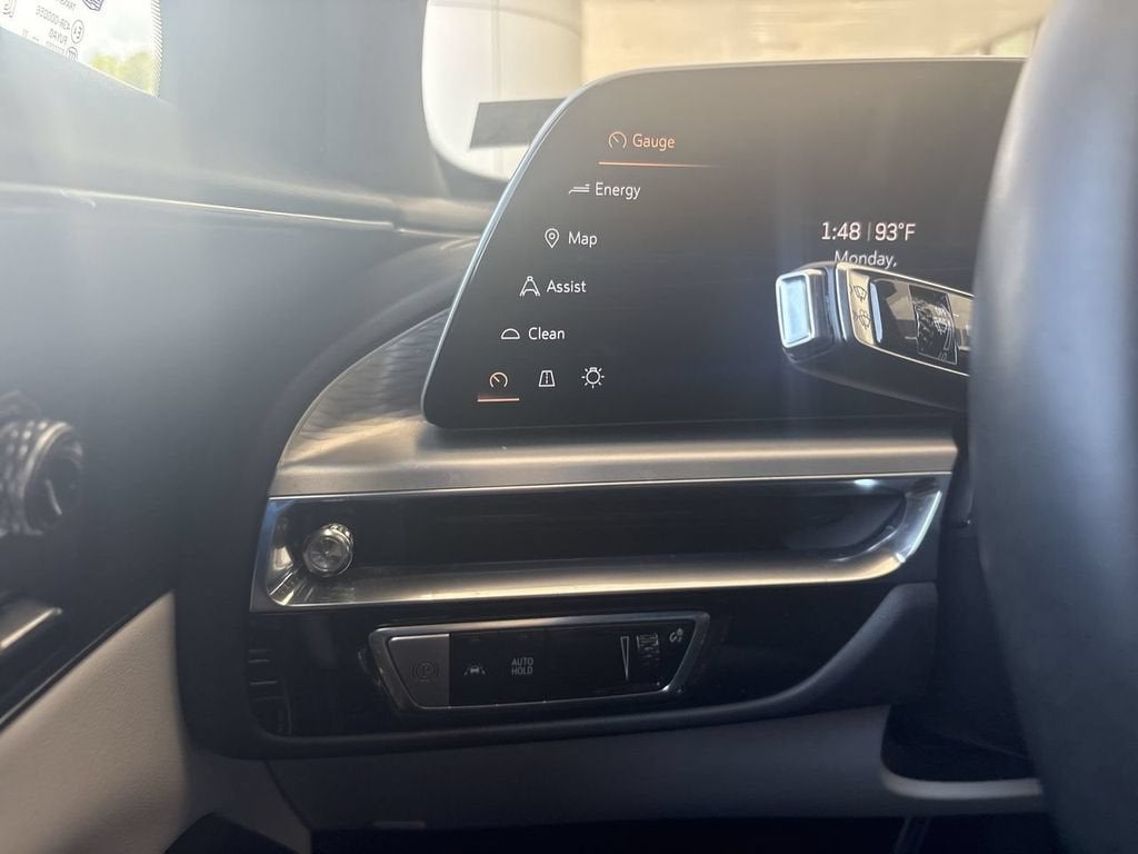 2024 Cadillac LYRIQ Luxury 1