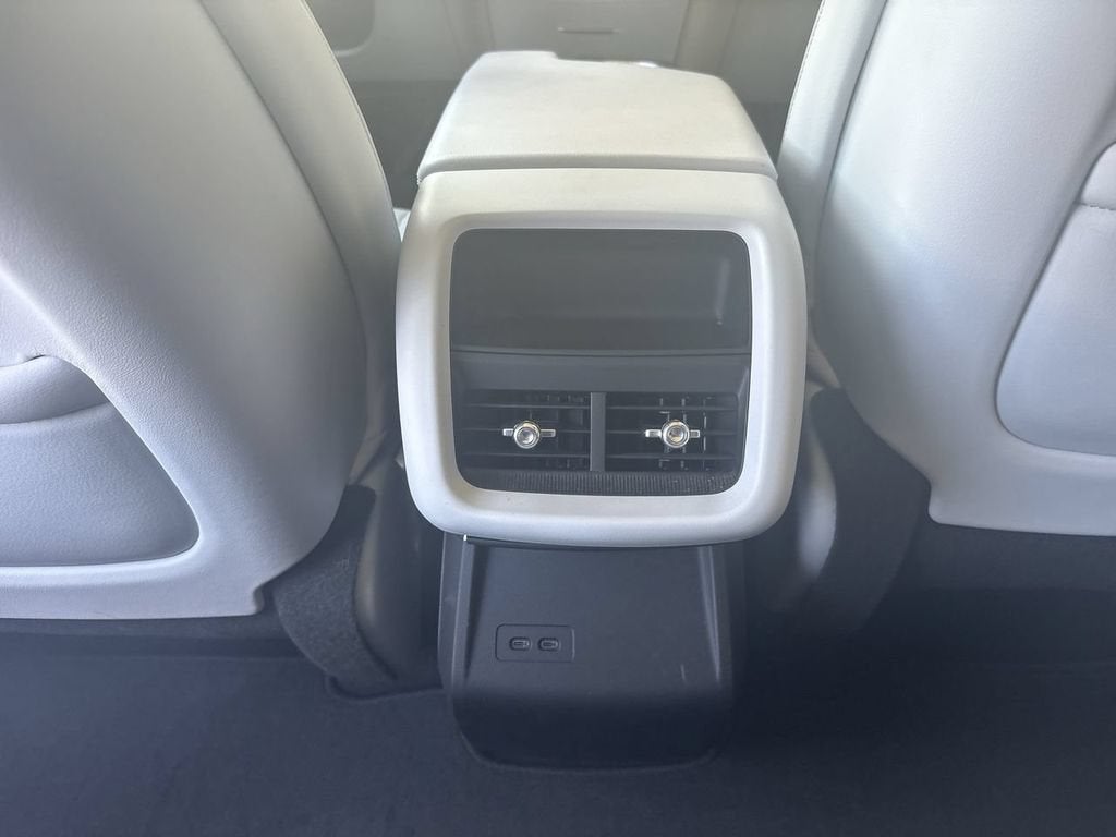 2024 Cadillac LYRIQ Luxury 1