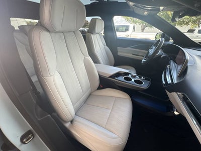 2024 Cadillac LYRIQ Luxury 1