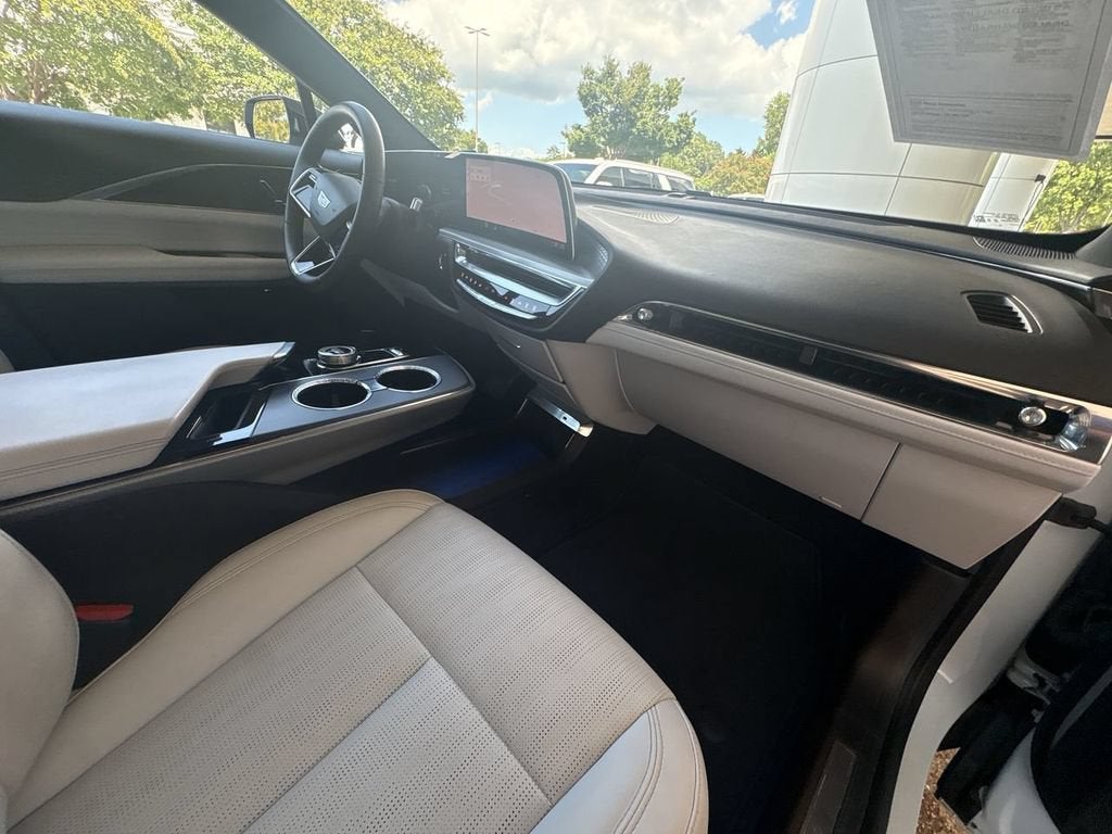 2024 Cadillac LYRIQ Luxury 1