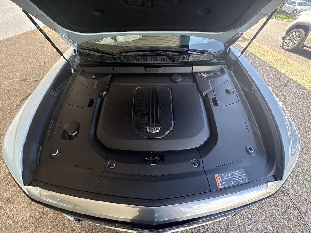 2024 Cadillac LYRIQ Luxury 1