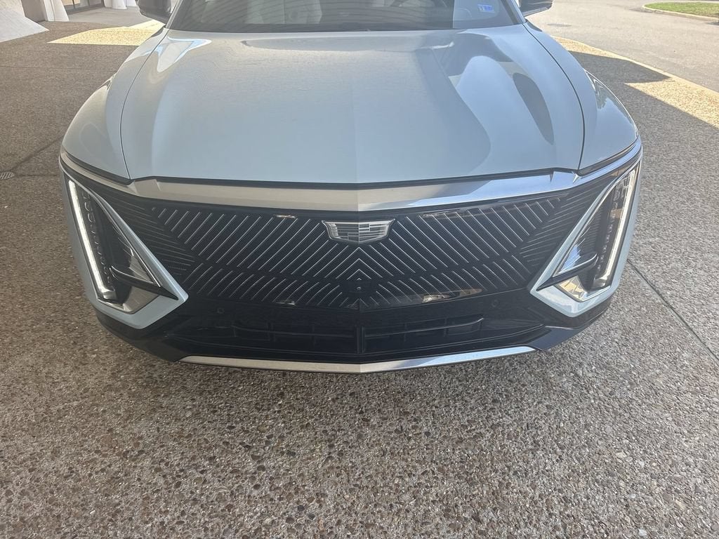 2024 Cadillac LYRIQ Luxury 1