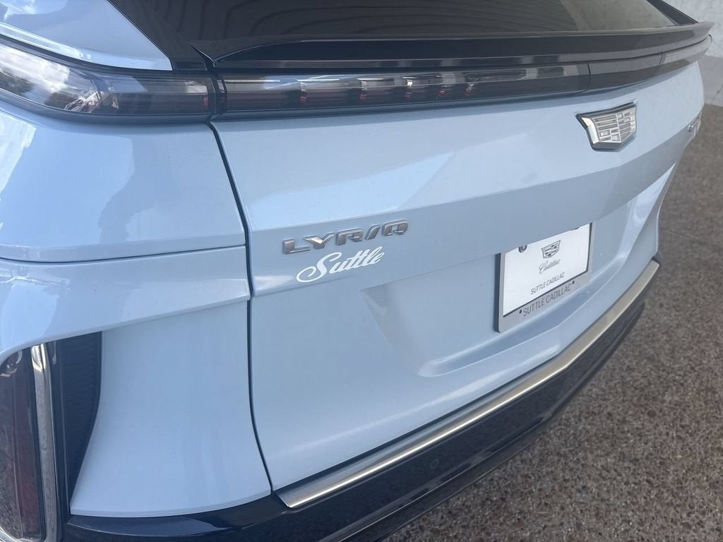 2024 Cadillac LYRIQ Luxury 1