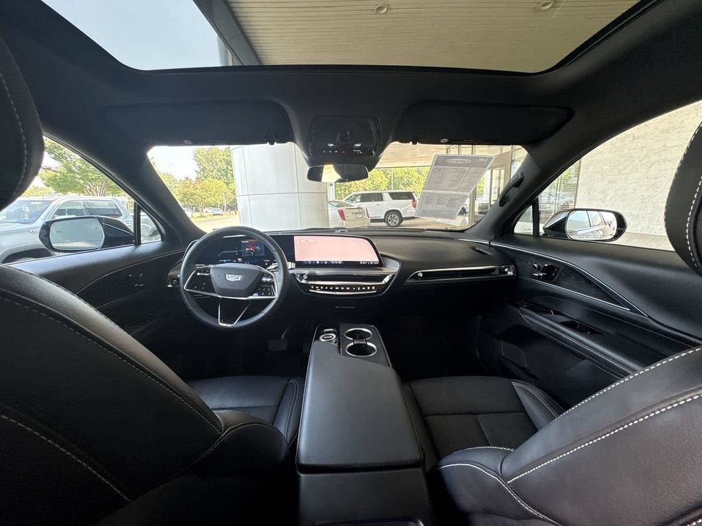 2024 Cadillac LYRIQ Luxury 1