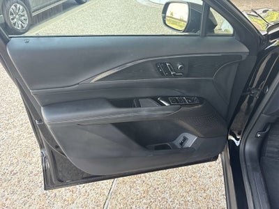 2024 Cadillac LYRIQ Luxury 1