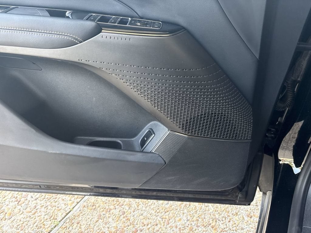 2024 Cadillac LYRIQ Luxury 1
