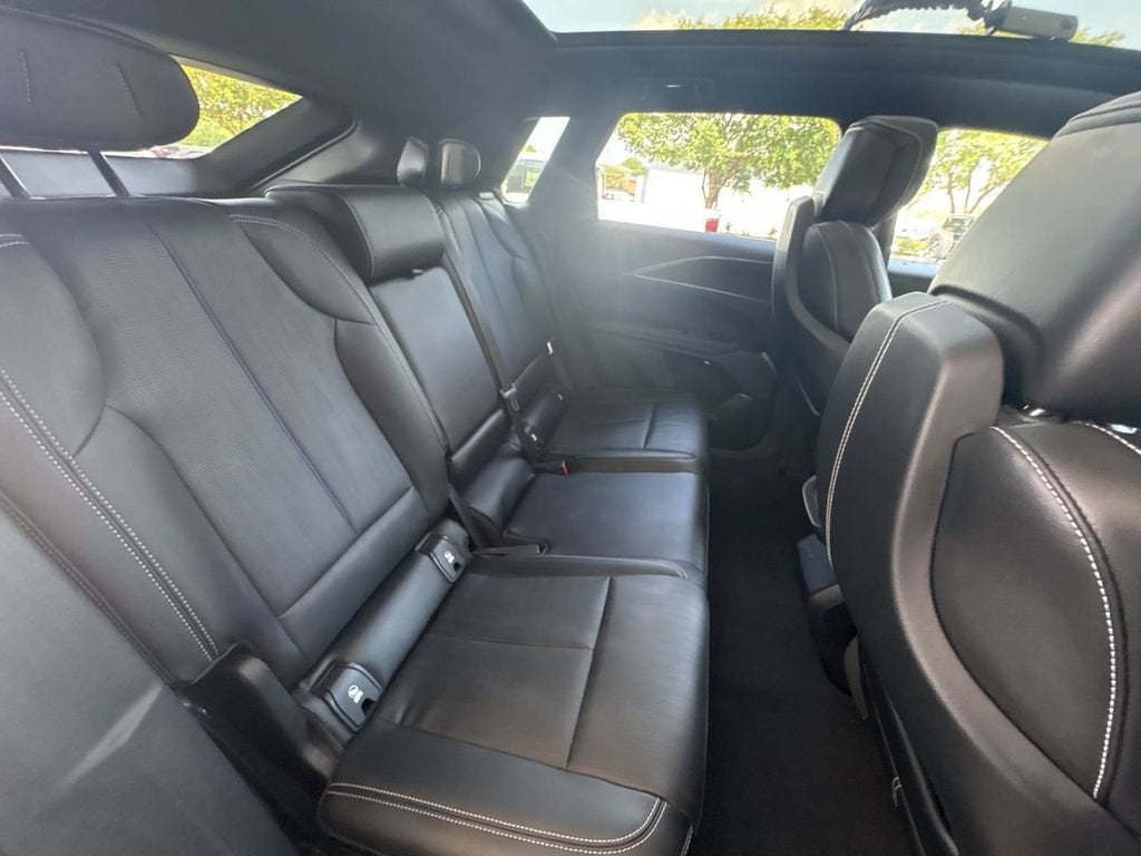 2024 Cadillac LYRIQ Luxury 1