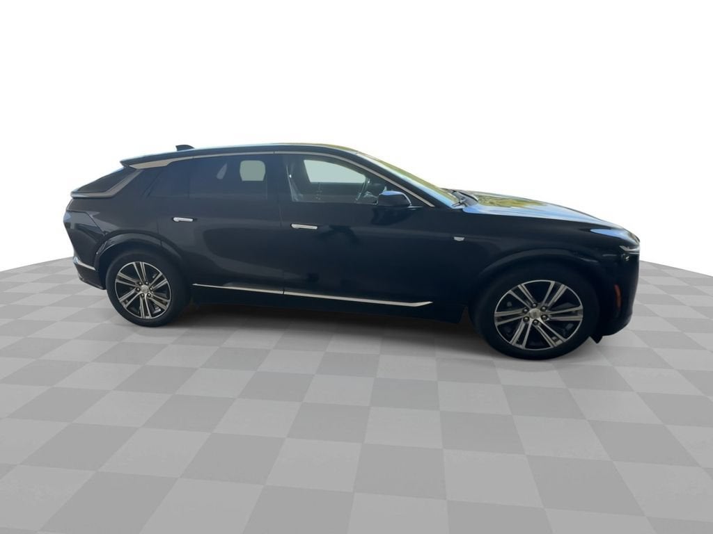 2024 Cadillac LYRIQ Luxury 1