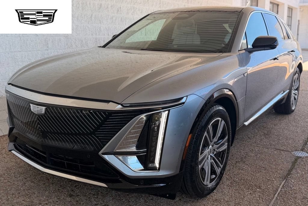 2025 Cadillac LYRIQ Luxury 2