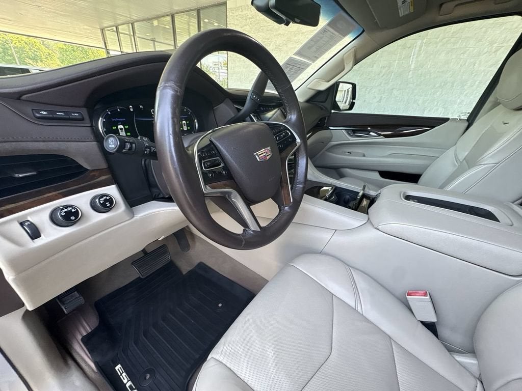 2017 Cadillac Escalade Luxury