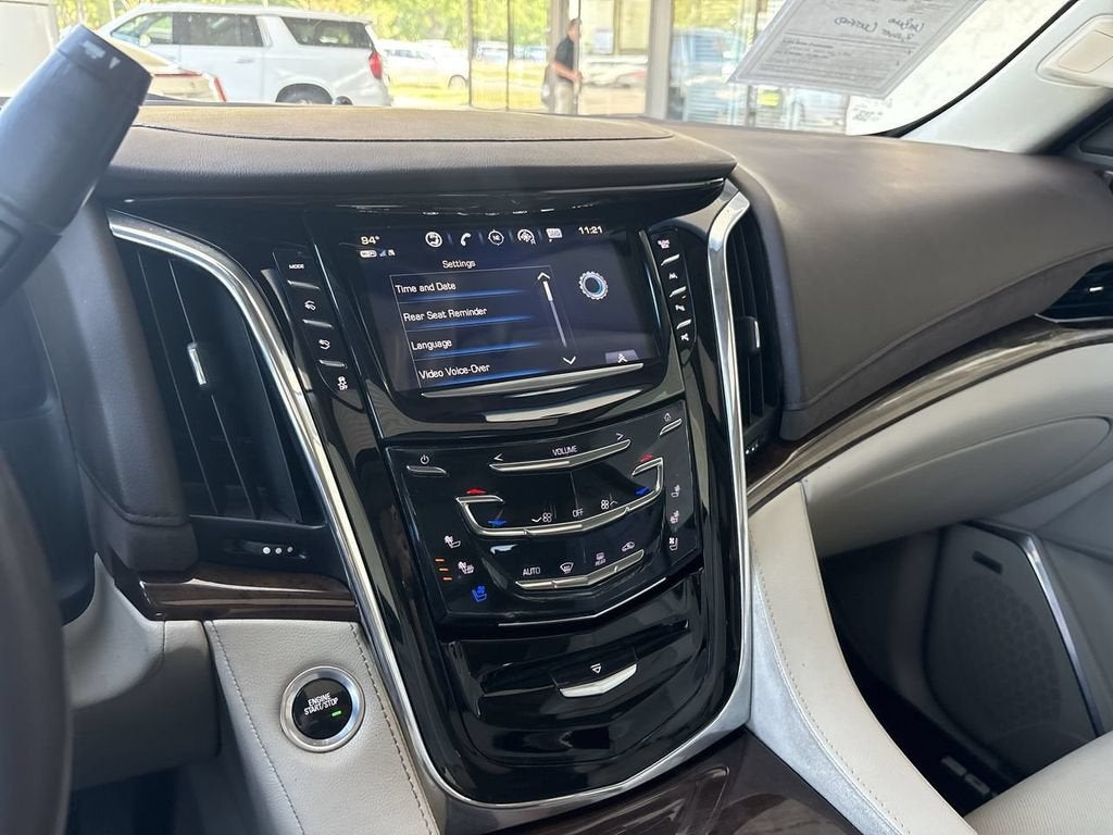 2017 Cadillac Escalade Luxury