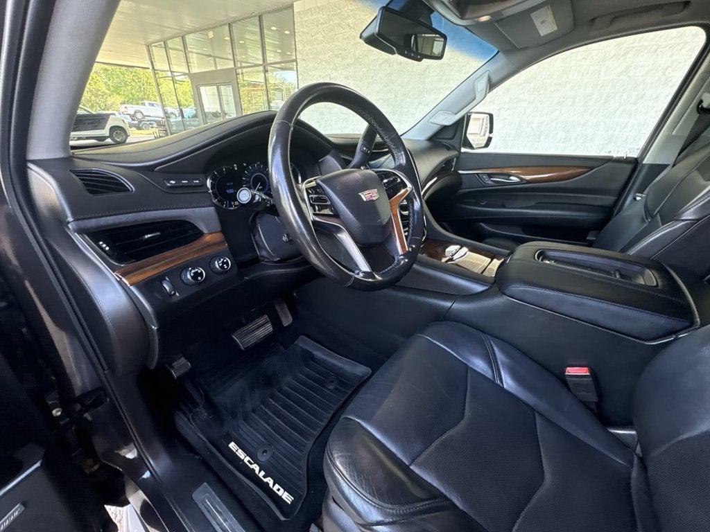 2016 Cadillac Escalade Luxury Collection