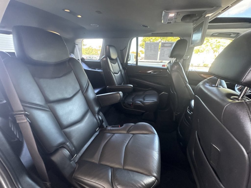 2016 Cadillac Escalade Luxury Collection