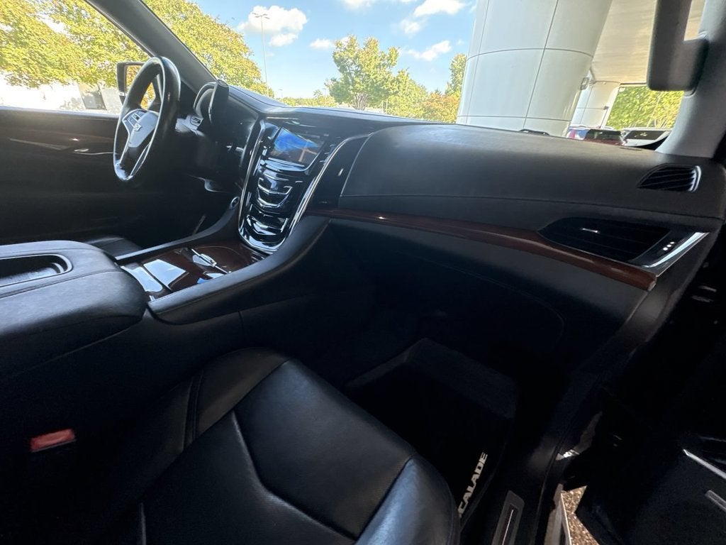 2016 Cadillac Escalade Luxury Collection