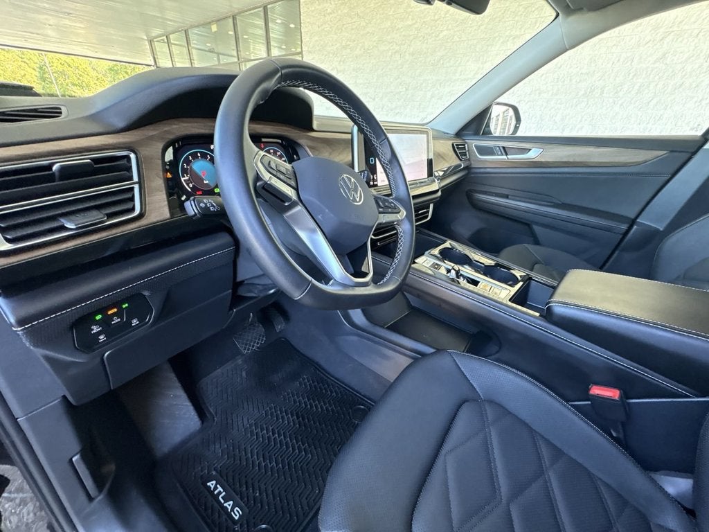 2025 Volkswagen Atlas SE w/Tech - Photo 10