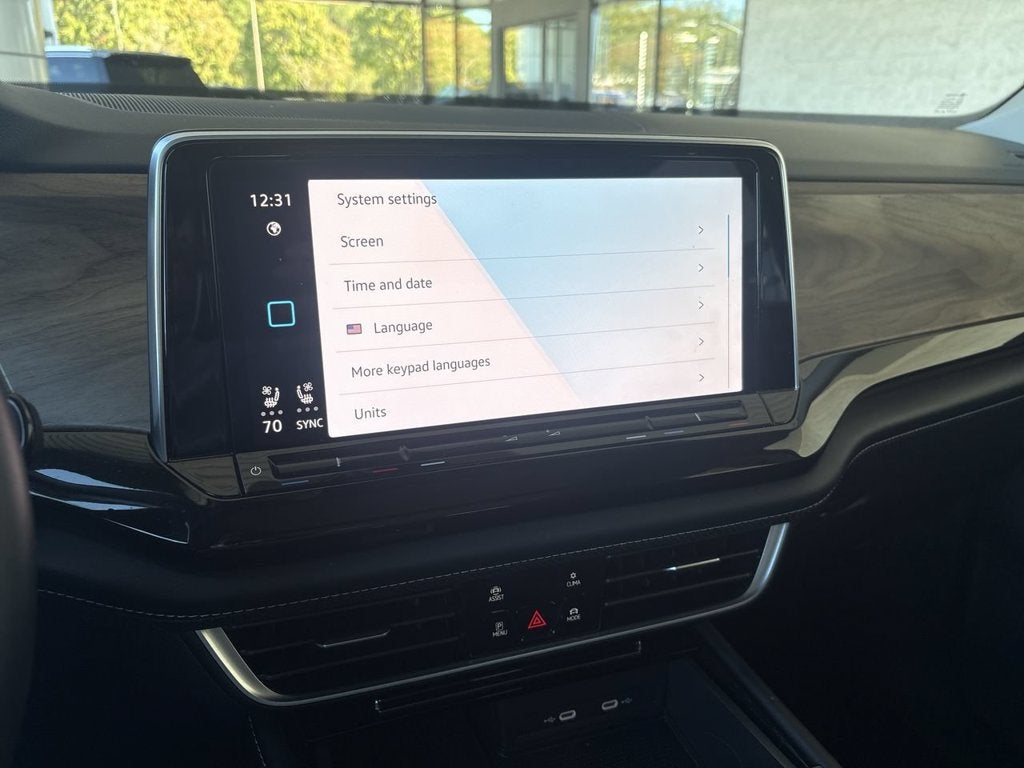 2025 Volkswagen Atlas SE w/Tech - Photo 13