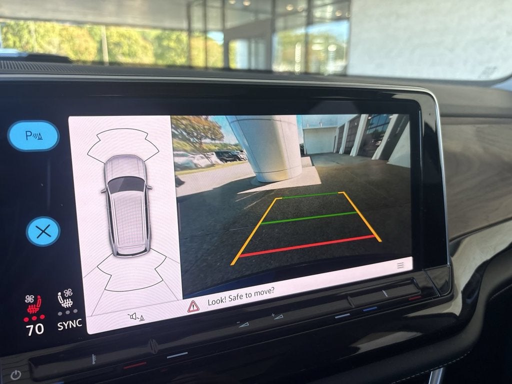 2025 Volkswagen Atlas SE w/Tech - Photo 14