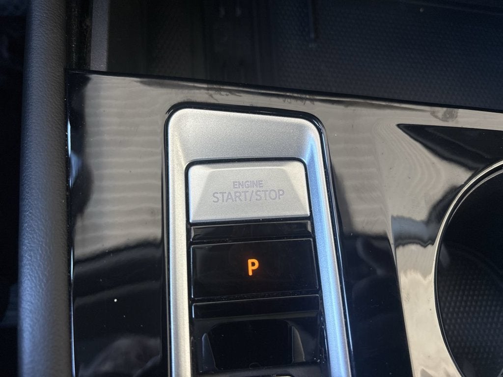 2025 Volkswagen Atlas SE w/Tech - Photo 16