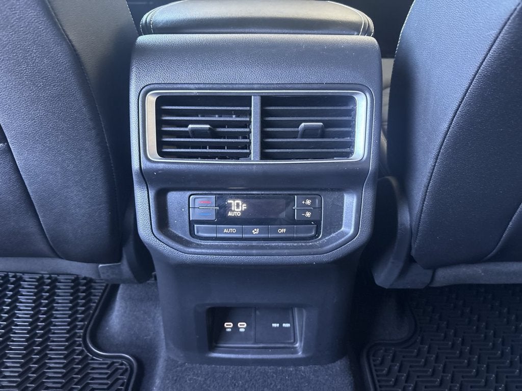 2025 Volkswagen Atlas SE w/Tech - Photo 21