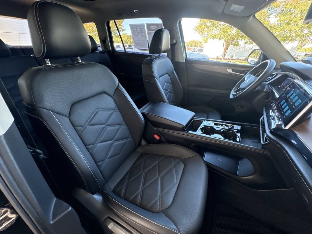 2025 Volkswagen Atlas SE w/Tech - Photo 28