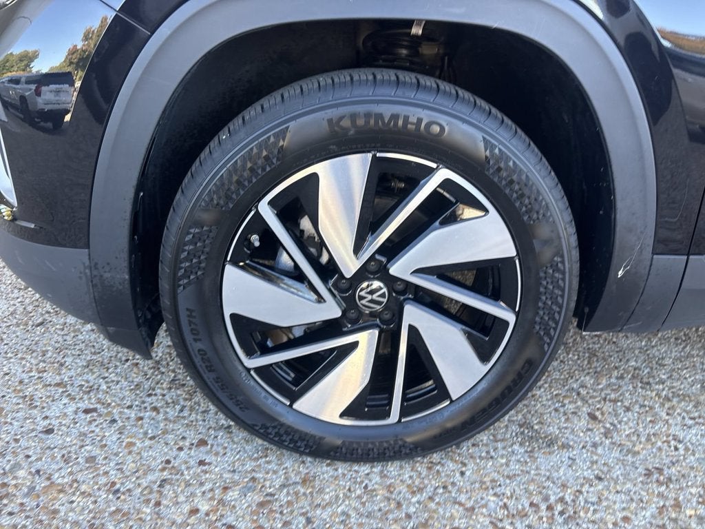 2025 Volkswagen Atlas SE w/Tech - Photo 33