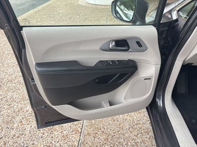2020 Chrysler Pacifica Hybrid Limited