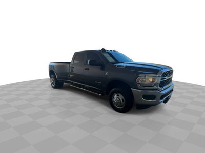 2022 RAM 3500 Big Horn Crew Cab 4x4 8' Box