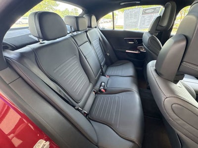 2025 Mercedes-Benz C 300 C 300